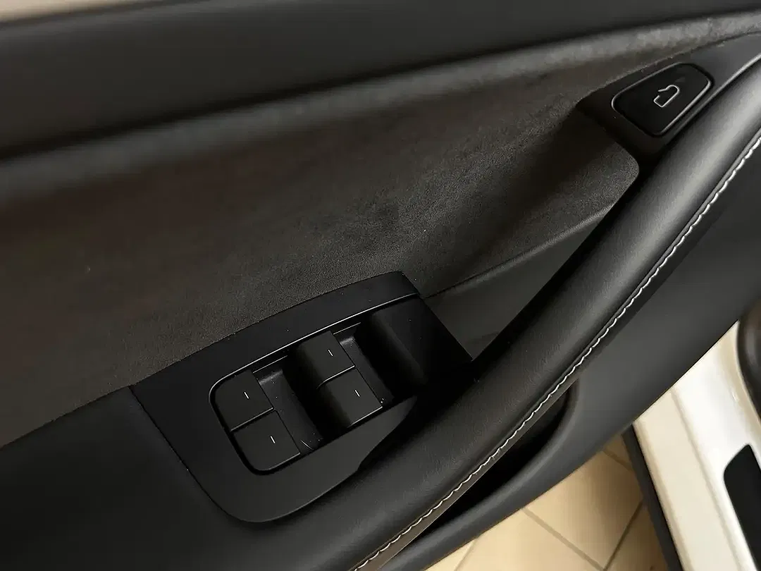 Tesla Model Y - Thumbnail 21