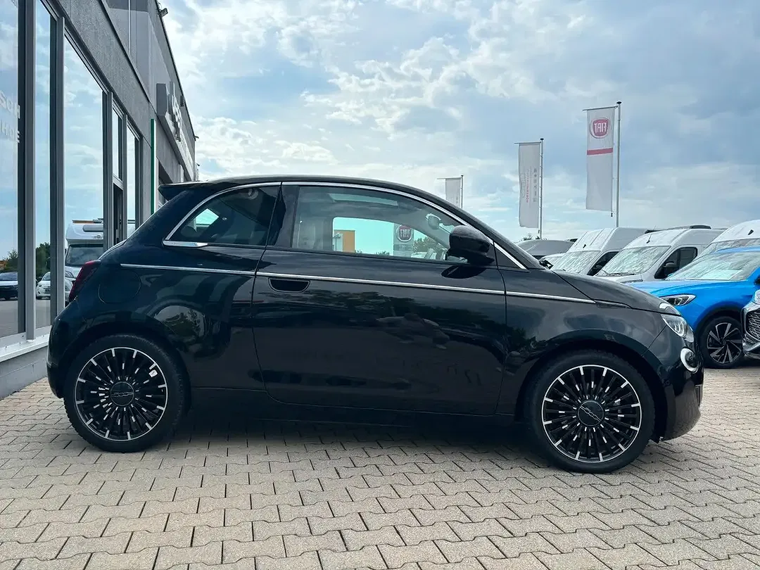 Fiat 500e - Thumbnail 3