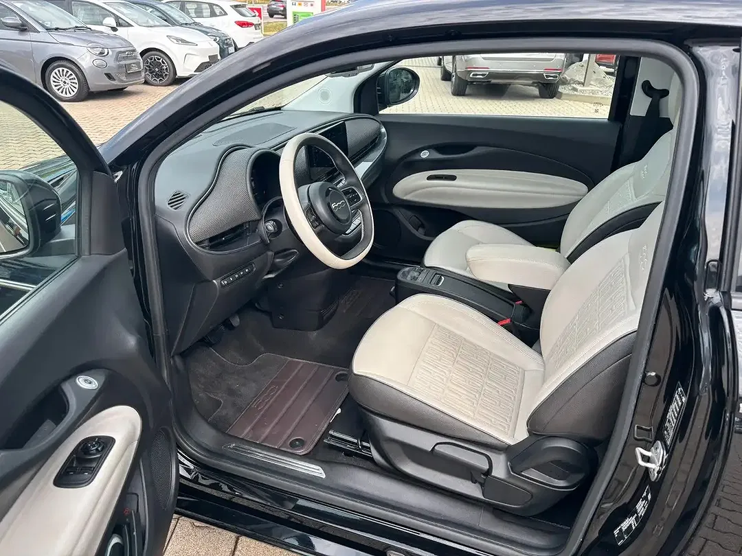 Fiat 500e - Thumbnail 8