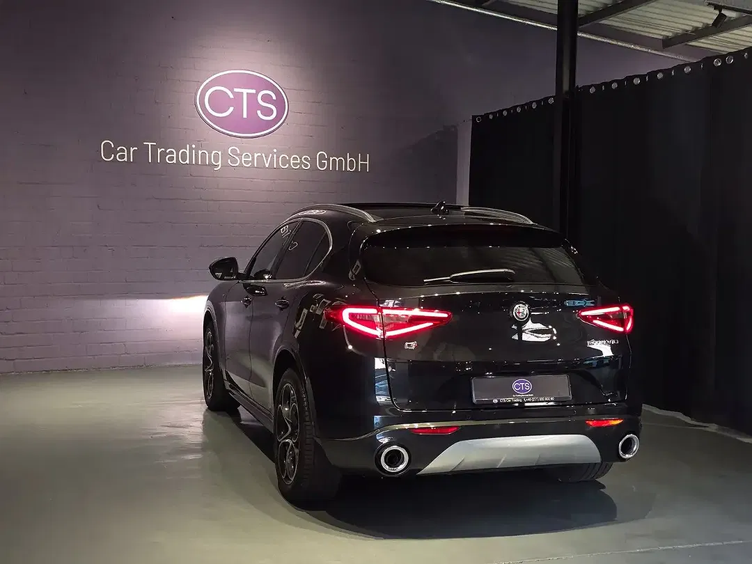 Alfa Romeo Stelvio - Thumbnail 3