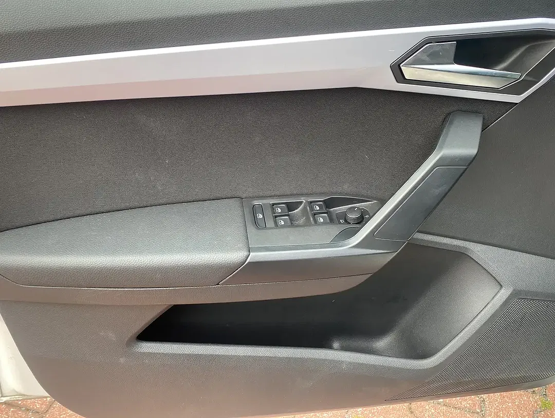 SEAT Arona - Thumbnail 7