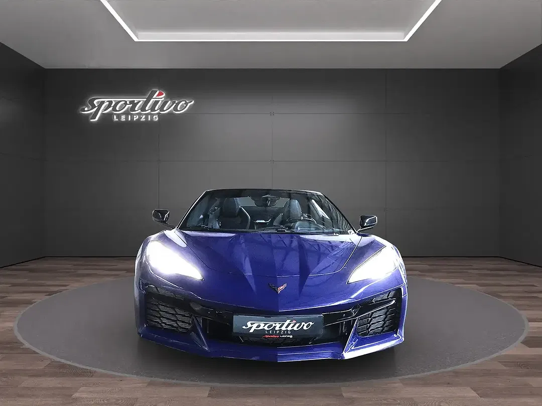 Corvette C8 - Thumbnail 3