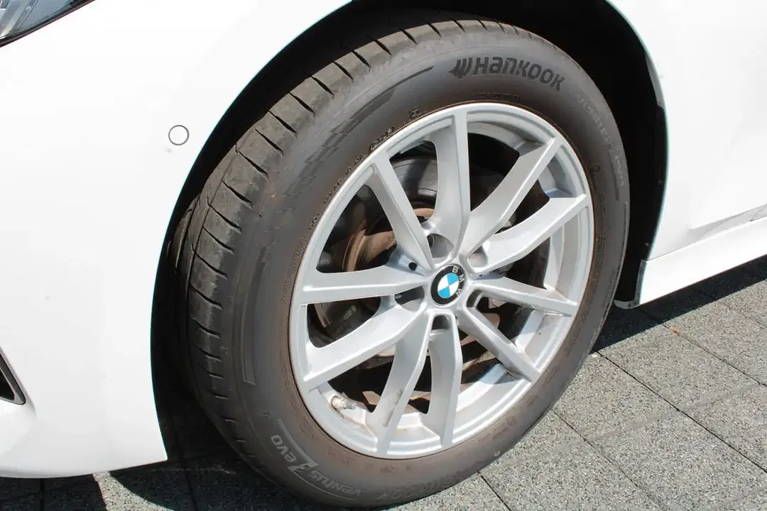 BMW 318 - Thumbnail 3
