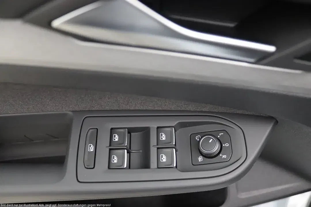 Volkswagen Golf - Thumbnail 13