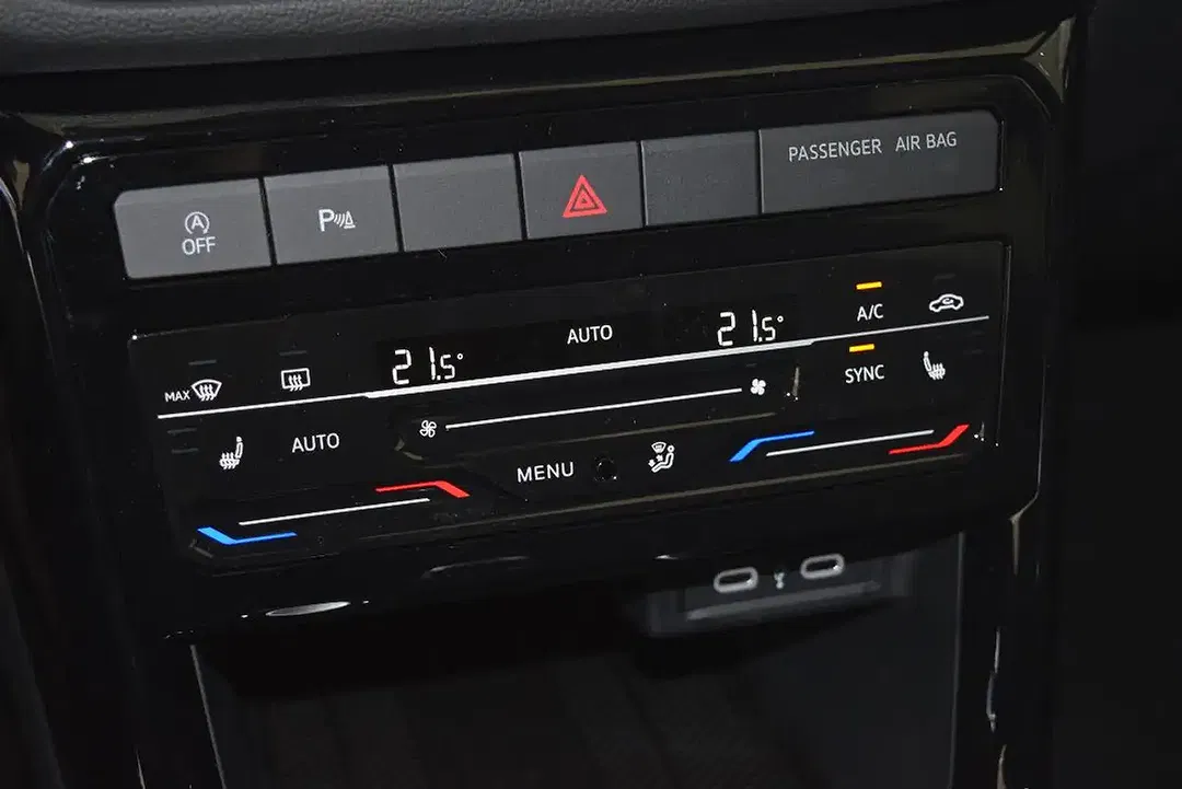Volkswagen T-Cross - Thumbnail 16