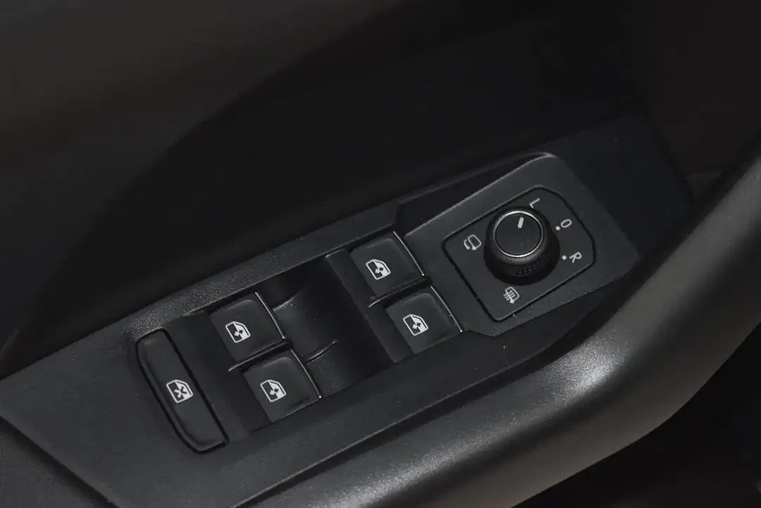 Volkswagen T-Cross - Thumbnail 20