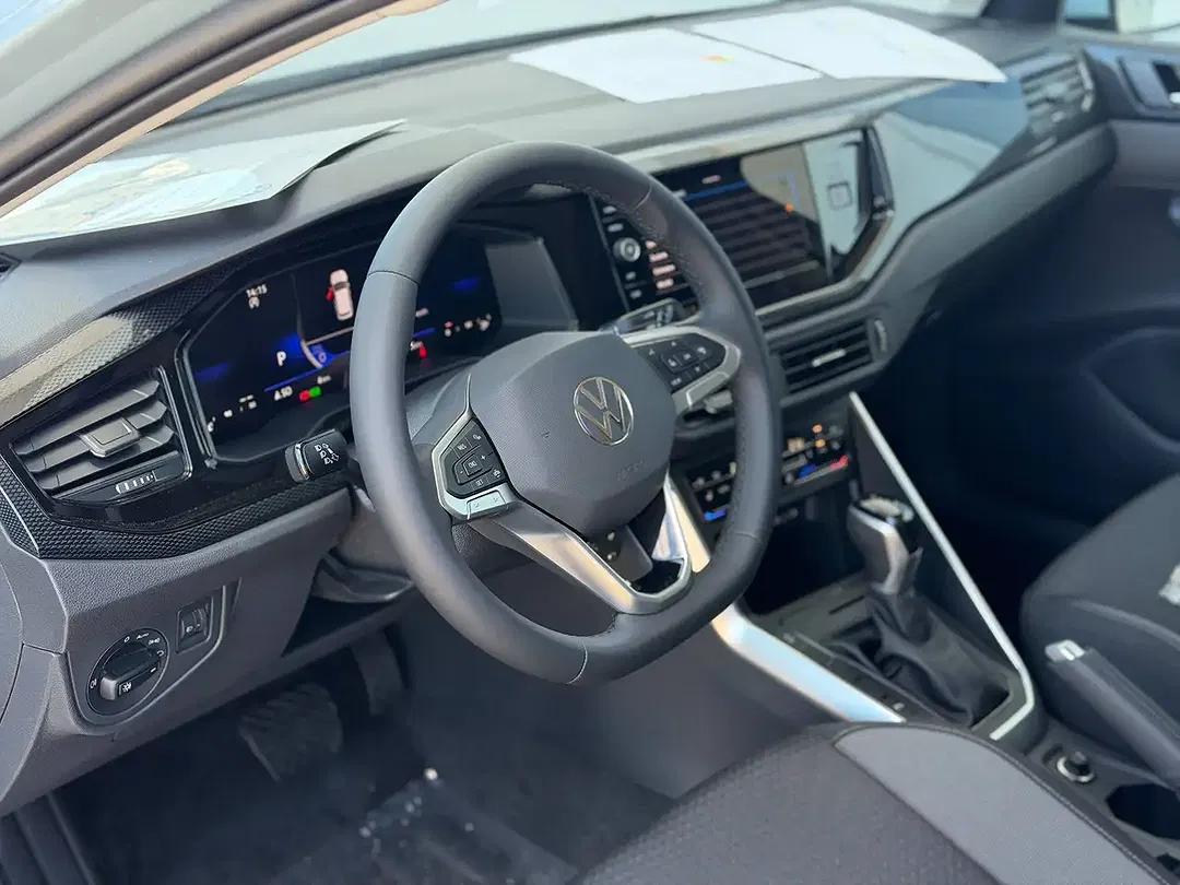Volkswagen Polo - Thumbnail 9