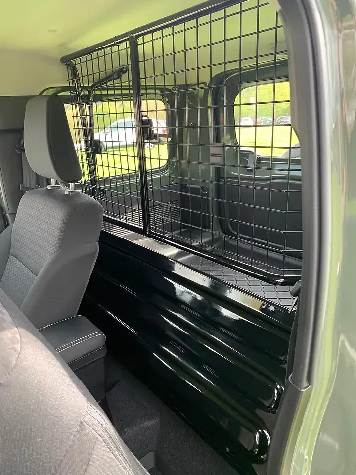 Suzuki Jimny - Thumbnail 11