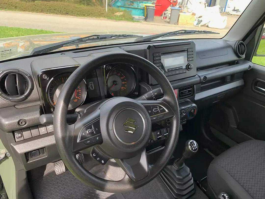 Suzuki Jimny - Thumbnail 14