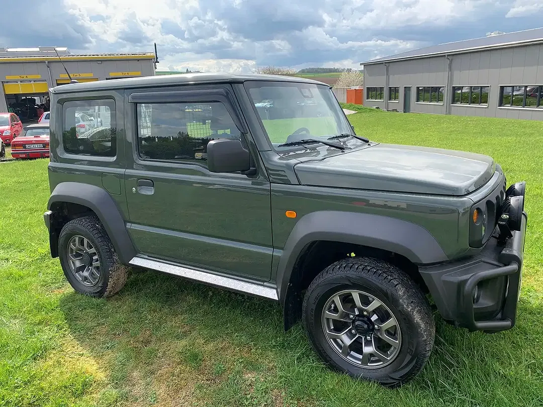 Suzuki Jimny - Thumbnail 4