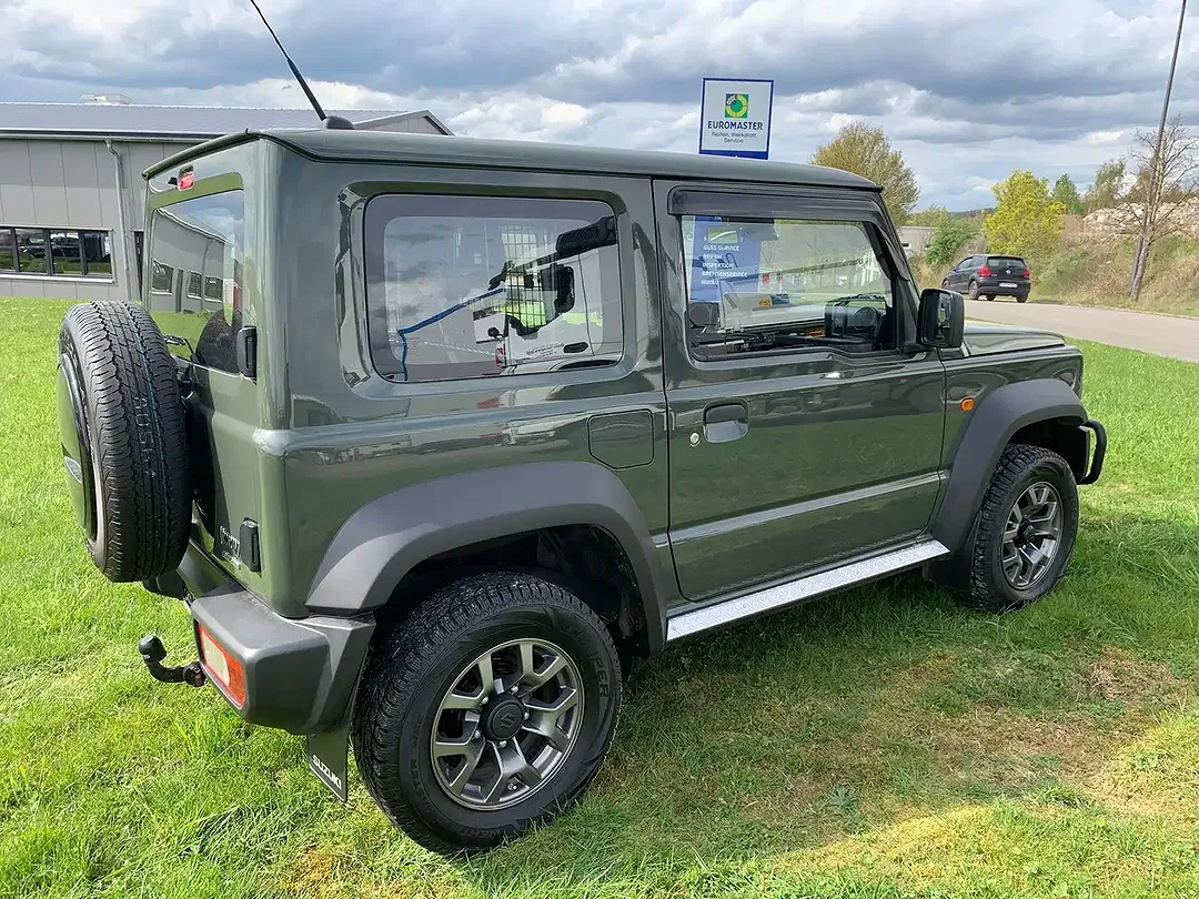 Suzuki Jimny - Thumbnail 5
