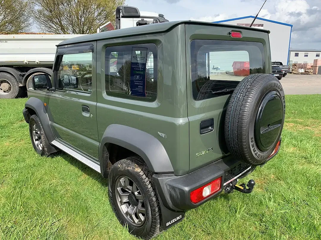 Suzuki Jimny - Thumbnail 6