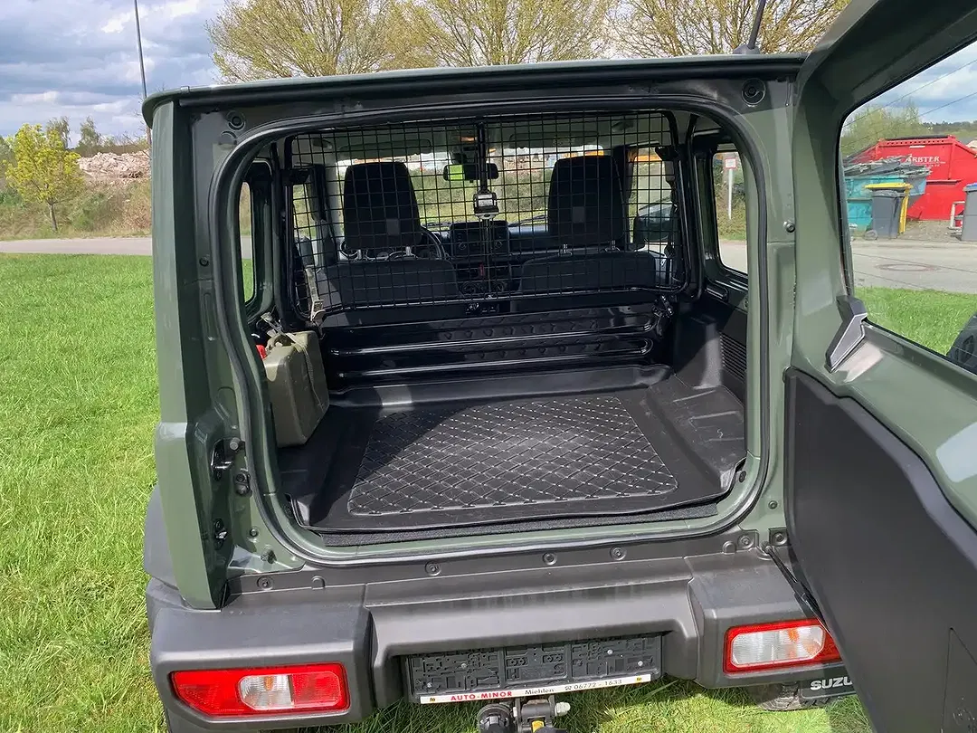 Suzuki Jimny - Thumbnail 7
