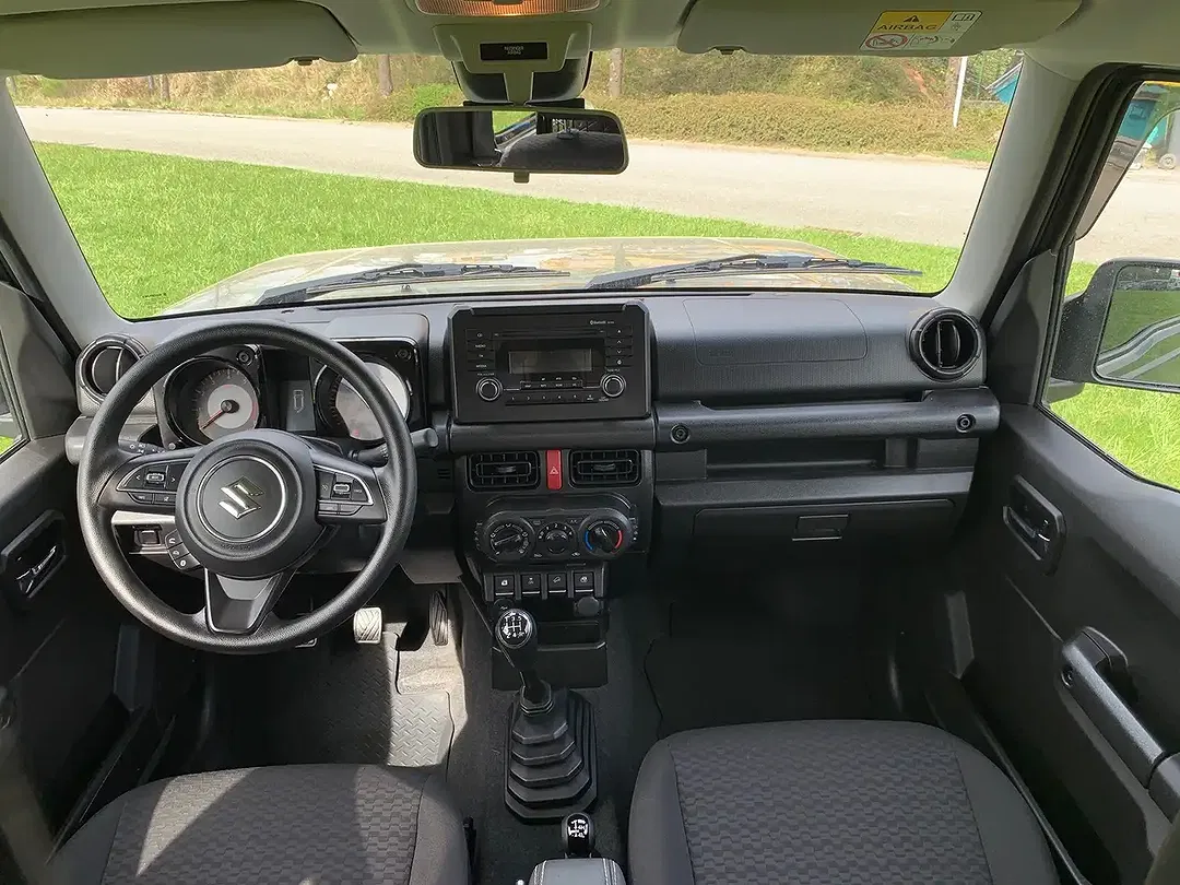 Suzuki Jimny - Thumbnail 8