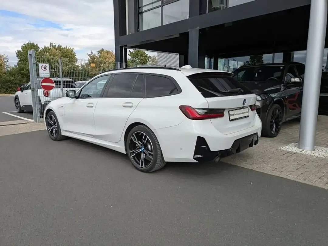 BMW 320 - Thumbnail 3
