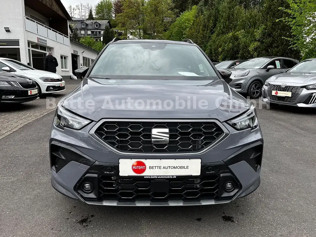 SEAT Arona - Thumbnail 4