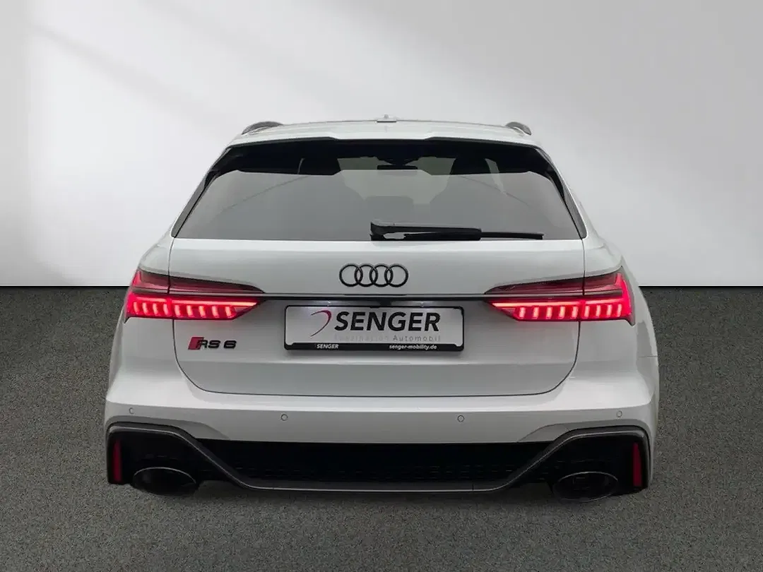 Audi RS6 - Thumbnail 4