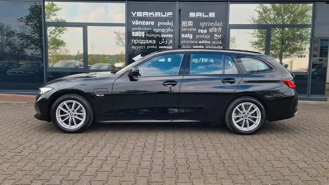 BMW 320 - Thumbnail 4