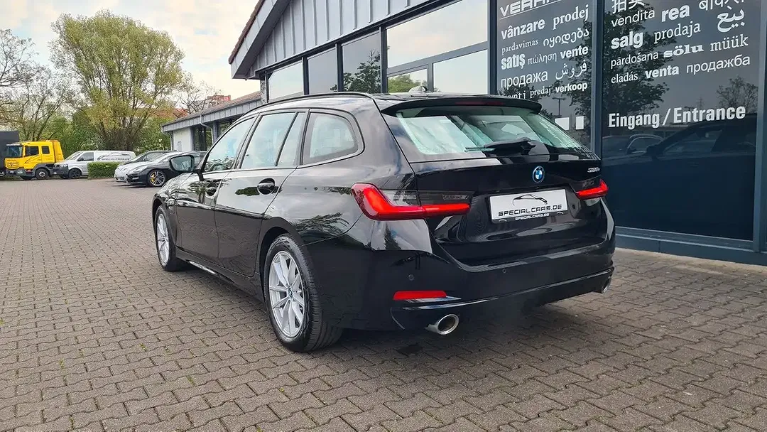 BMW 320 - Thumbnail 5