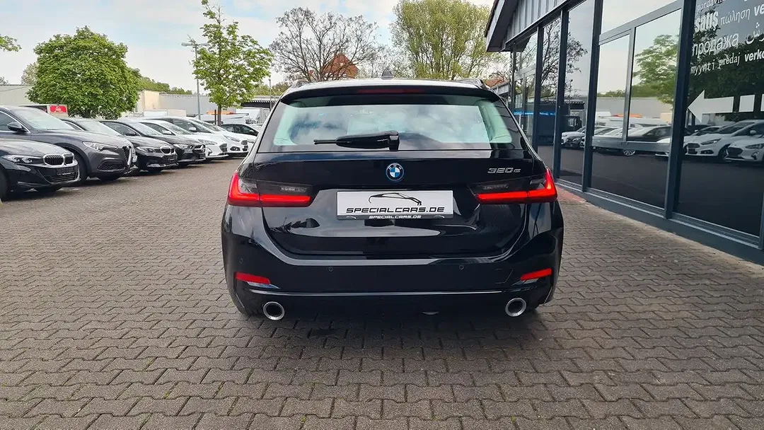 BMW 320 - Thumbnail 6