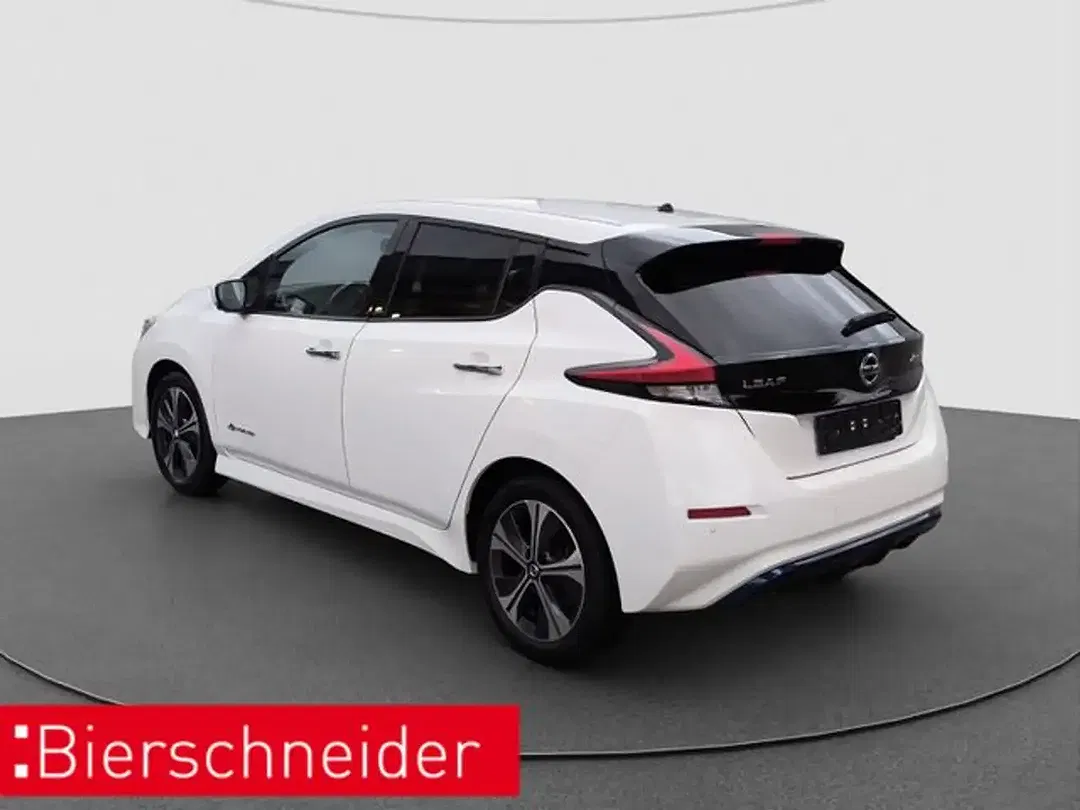 Nissan Leaf - Thumbnail 6
