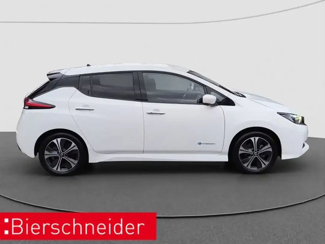 Nissan Leaf - Thumbnail 7