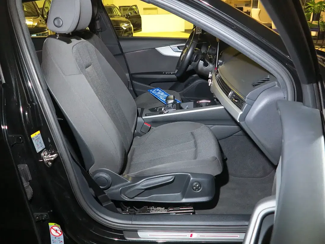 Audi A4 - Thumbnail 11