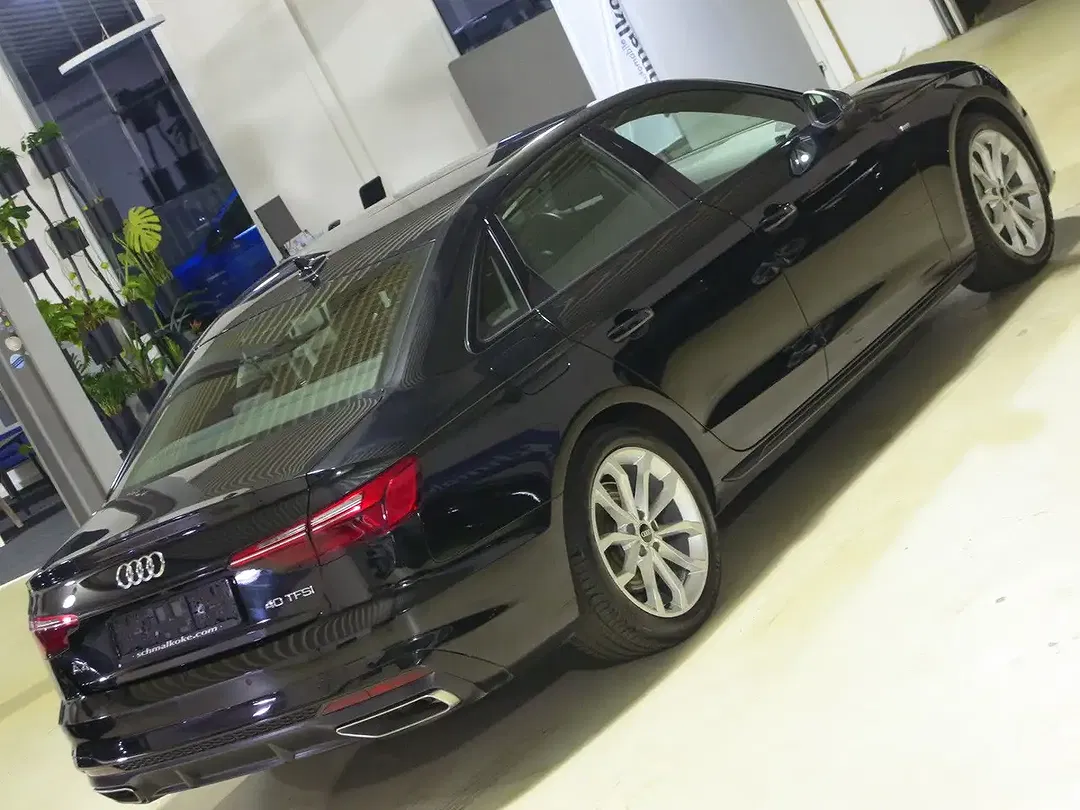 Audi A4 - Thumbnail 3