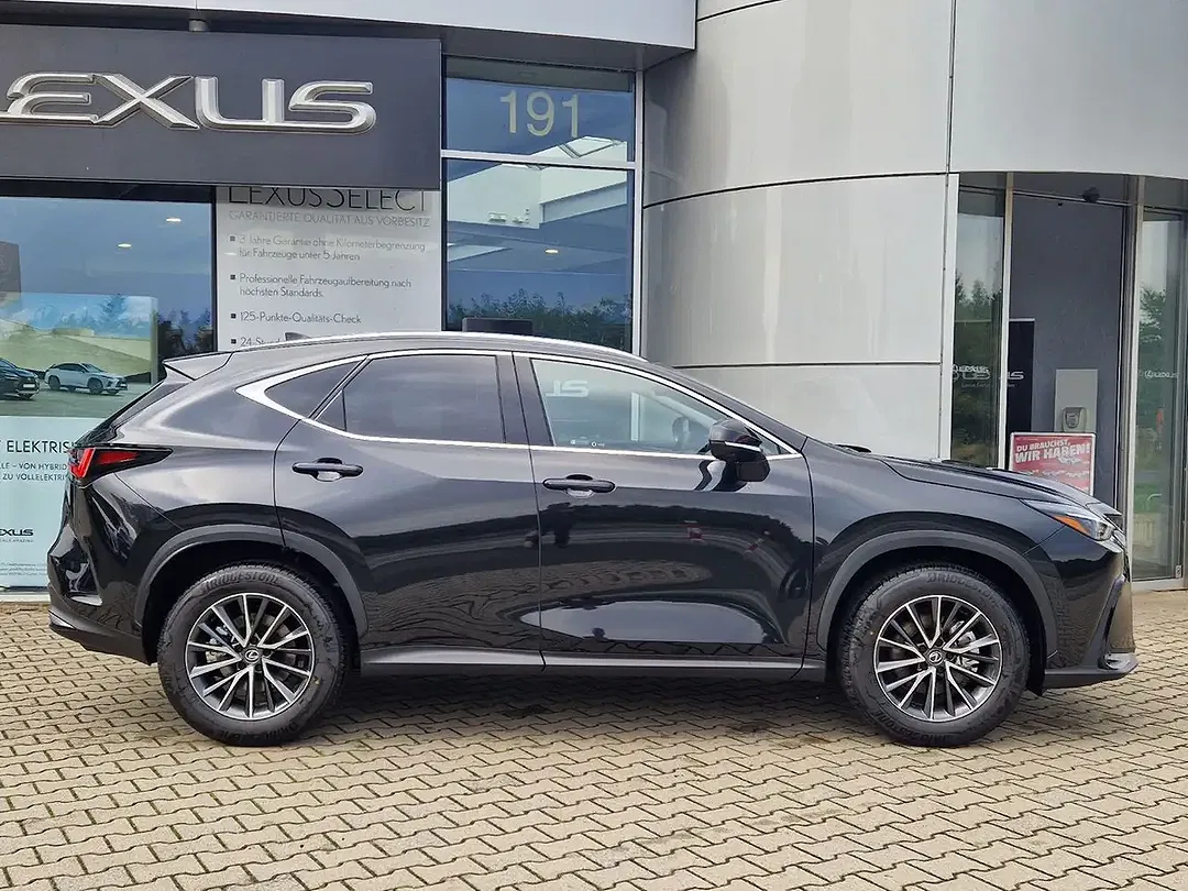 Lexus NX 350h - Thumbnail 3