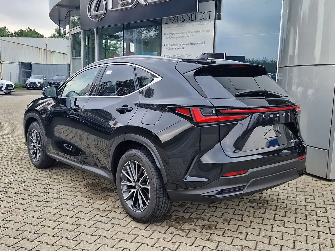 Lexus NX 350h - Thumbnail 4