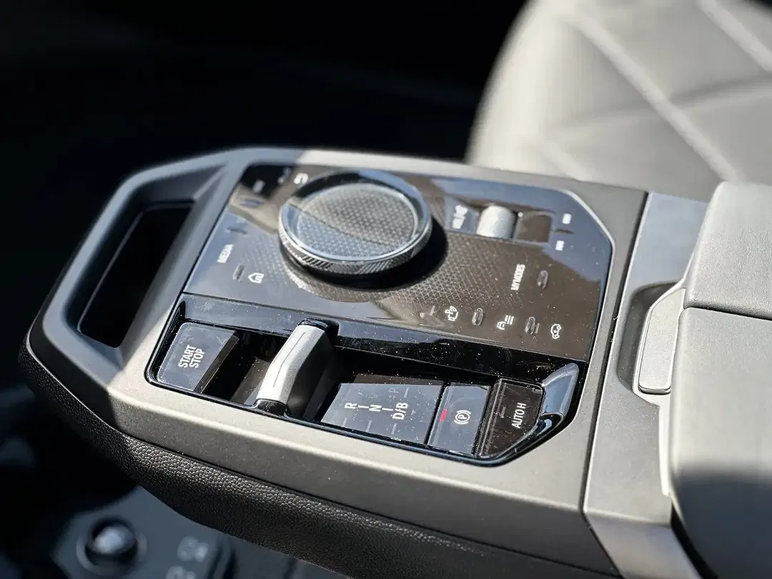 BMW iX - Thumbnail 11