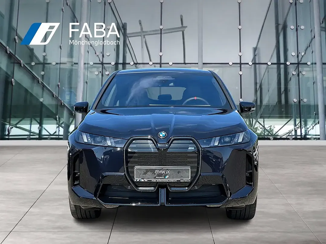BMW iX - Thumbnail 4