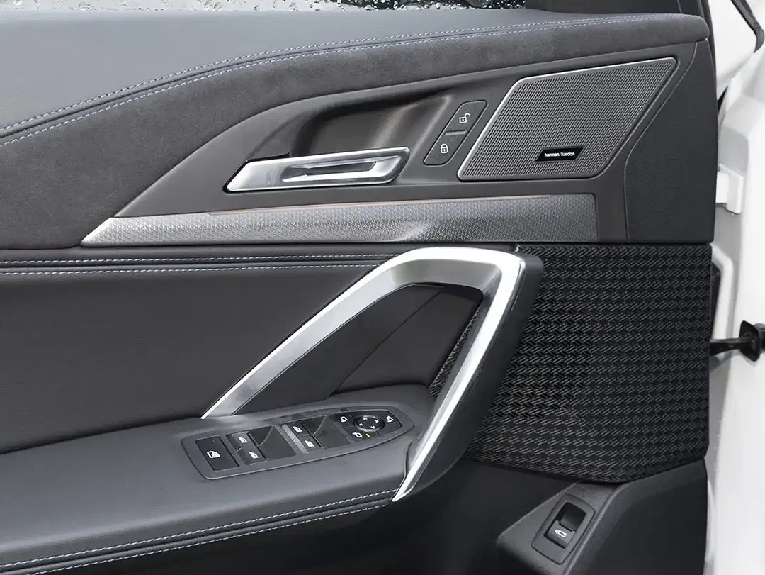 BMW X2 - Thumbnail 5