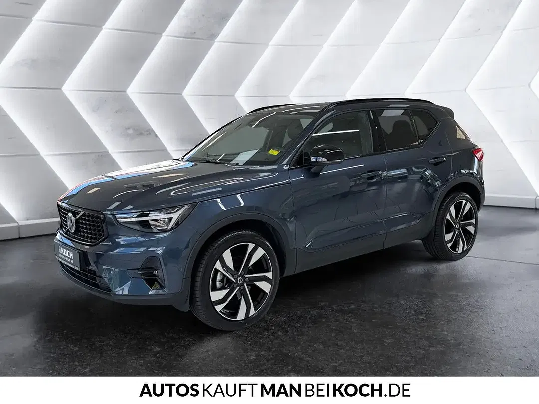 Volvo XC40 B3 Ultra Dark - foto 1