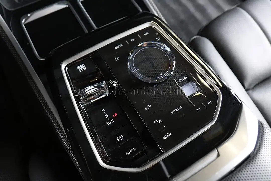 BMW 750 - Thumbnail 10