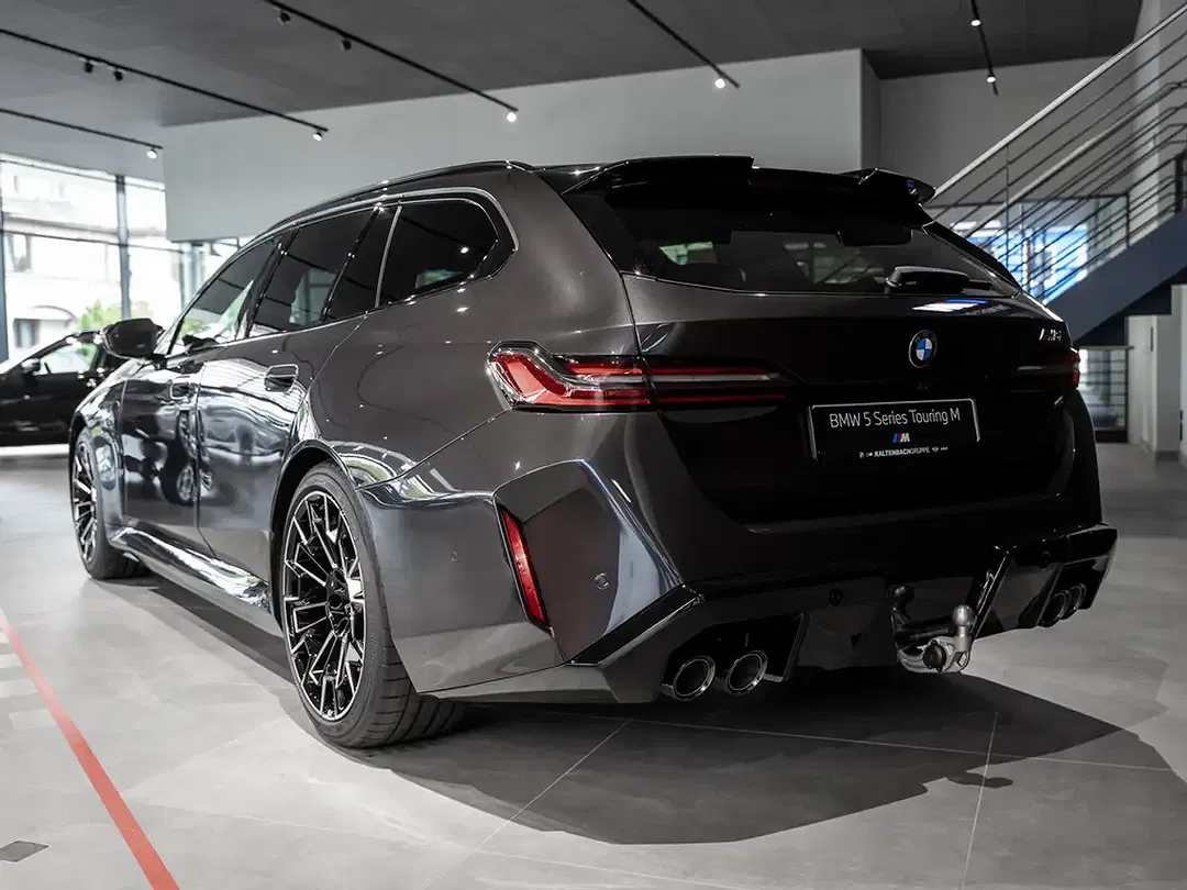 BMW M5 - Thumbnail 5