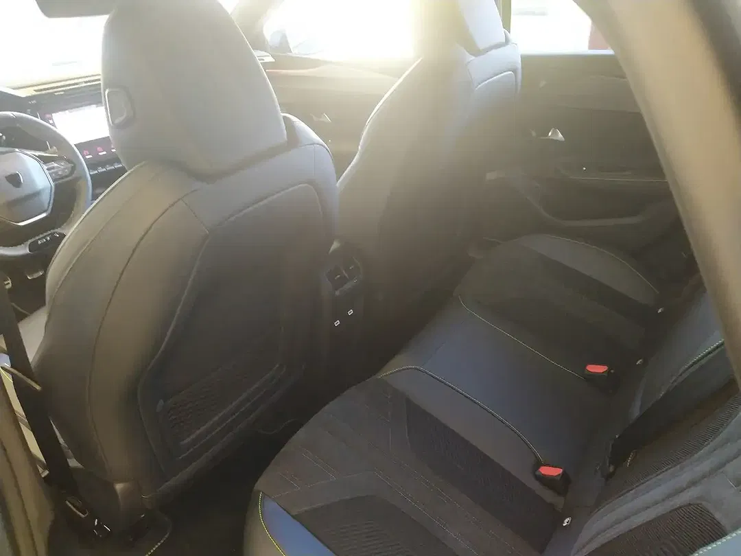 Peugeot 308 - Thumbnail 12
