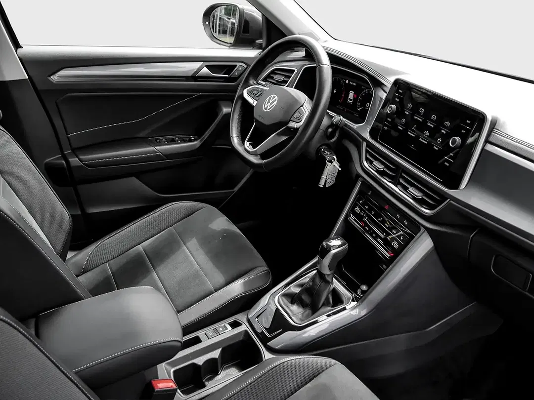Volkswagen T-Roc - Thumbnail 3