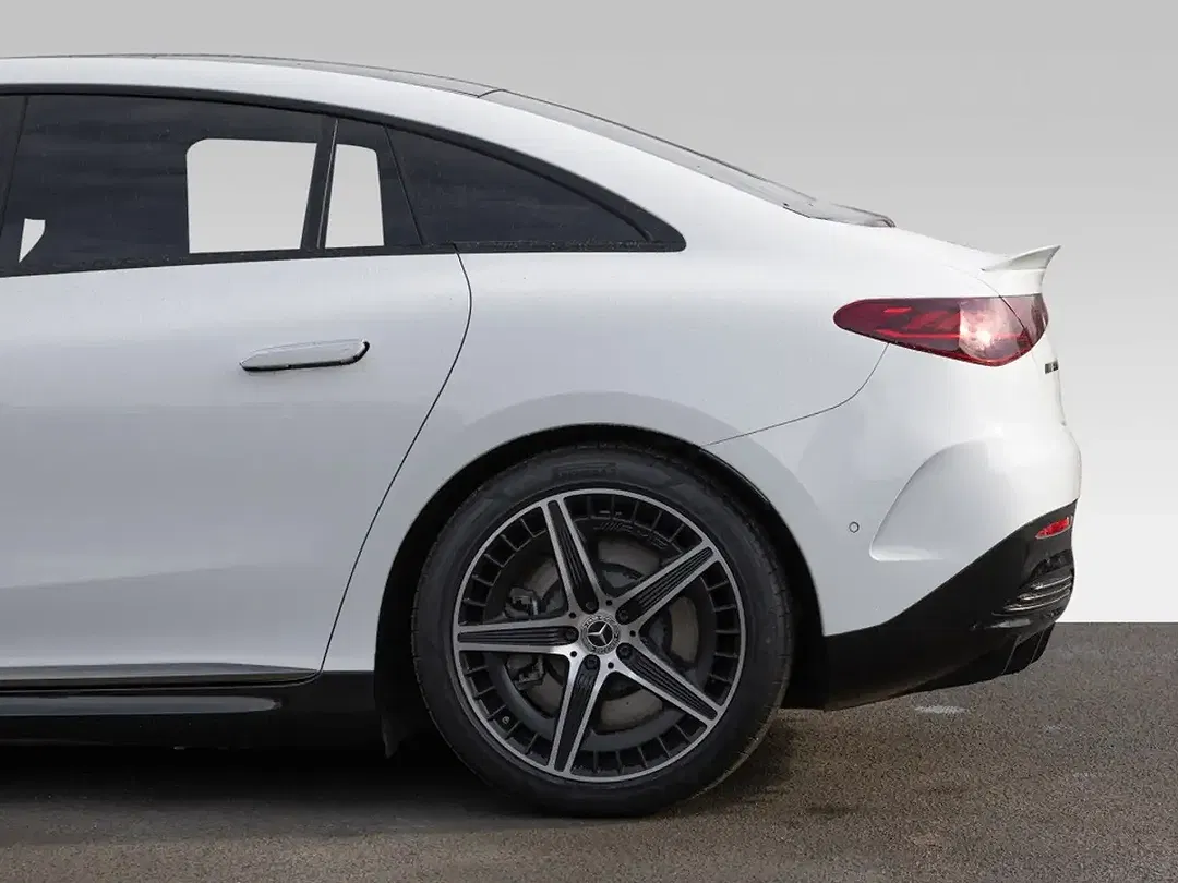 Mercedes-Benz EQE 53 - Thumbnail 7
