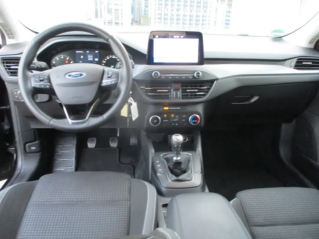 Ford Focus - Thumbnail 10