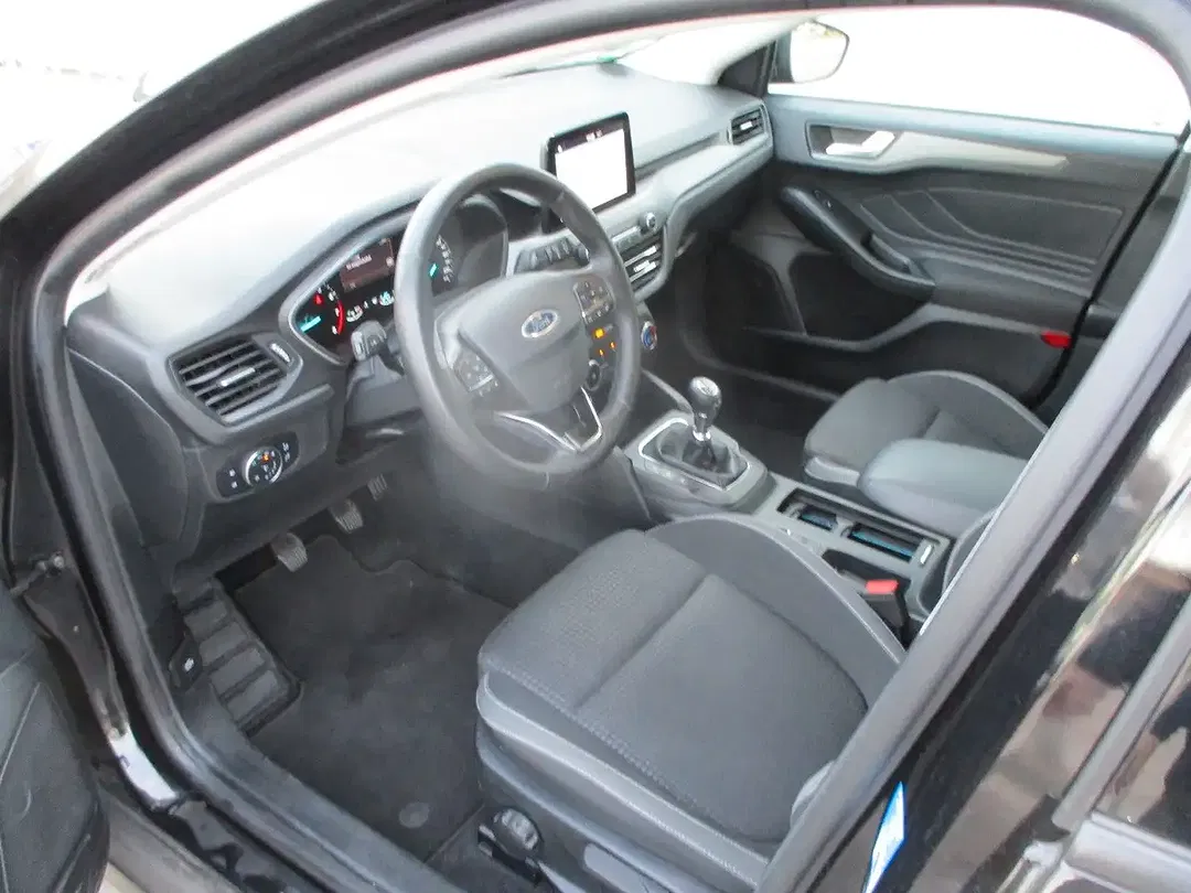 Ford Focus - Thumbnail 9