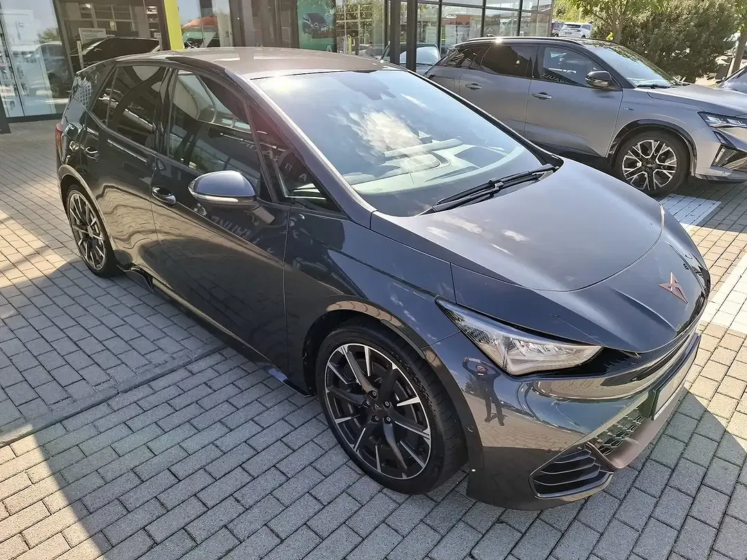 CUPRA Born - Thumbnail 5