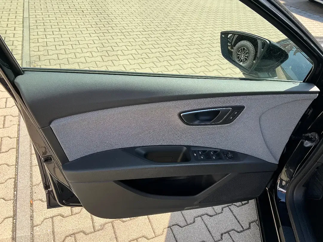 SEAT Leon - Thumbnail 10