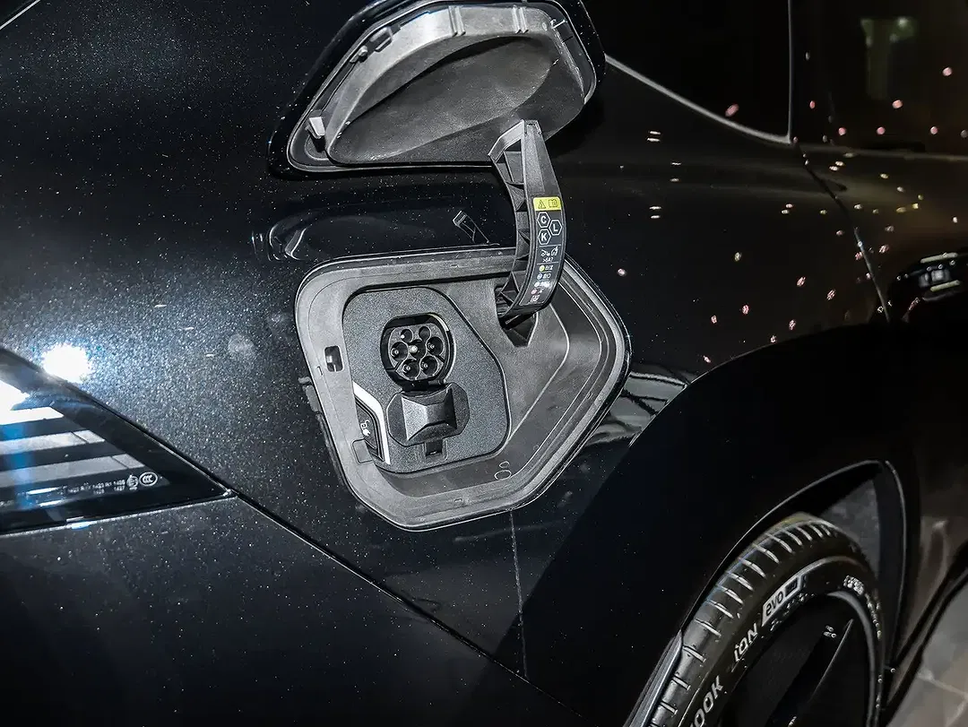 BMW iX3 - Thumbnail 19