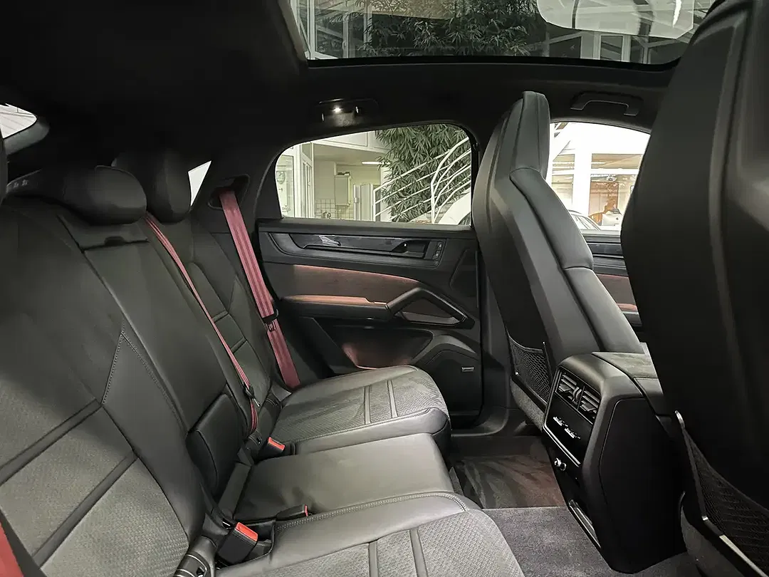 Porsche Cayenne - Thumbnail 15