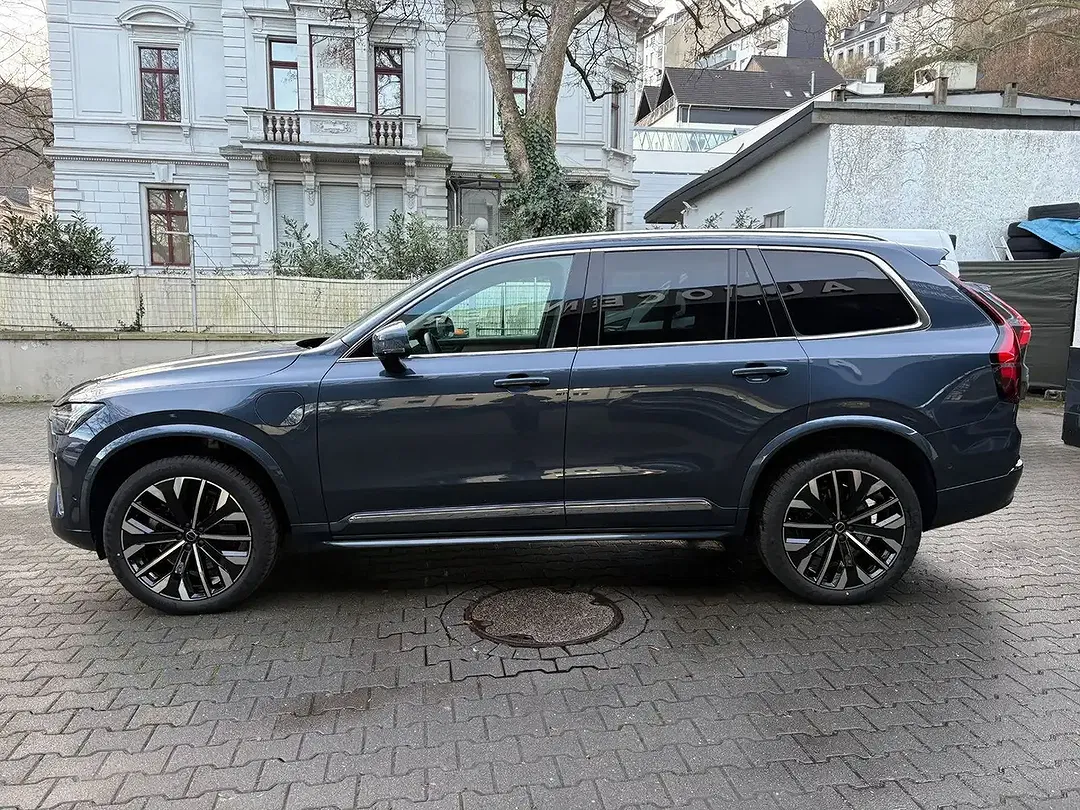 Volvo XC90 - Thumbnail 4