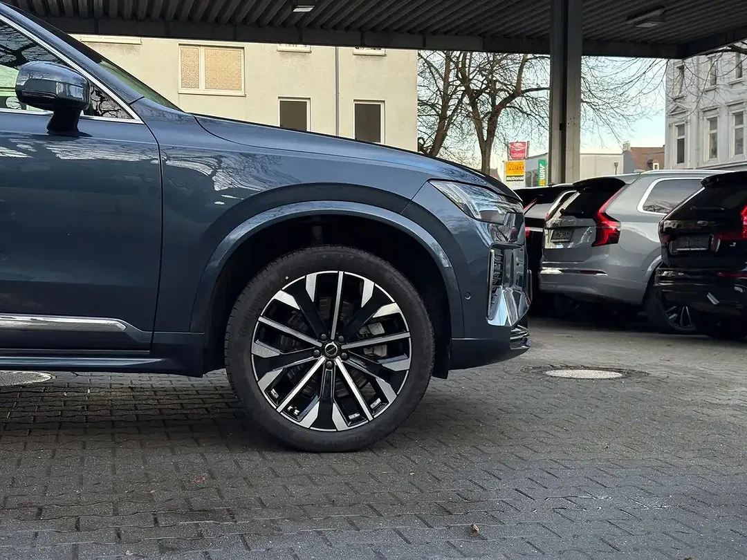 Volvo XC90 - Thumbnail 9