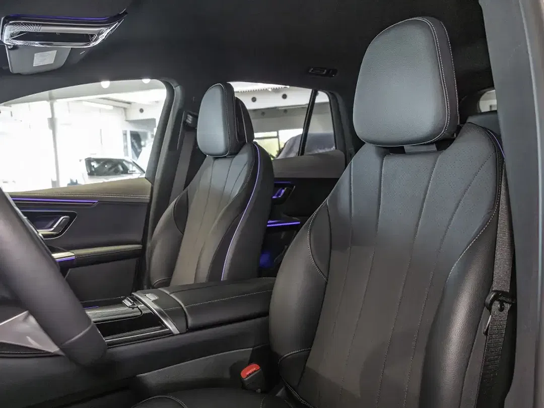 Mercedes-Benz EQE SUV - Thumbnail 8