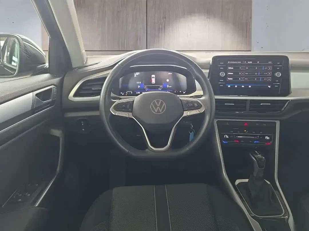 Volkswagen T-Roc - Thumbnail 13