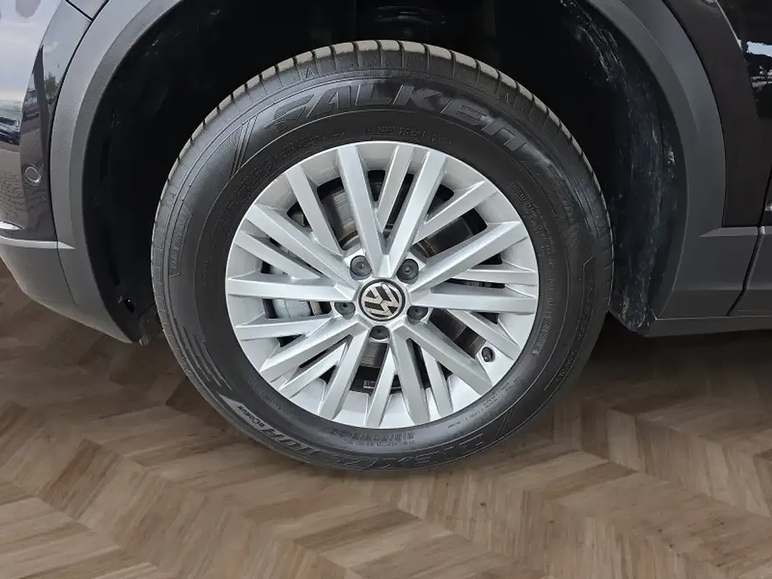 Volkswagen T-Roc - Thumbnail 15